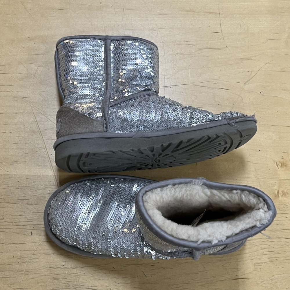 UGG Australia Boots Girls Size 3 Gray Silver Sequin Shearling Lined Snow‎